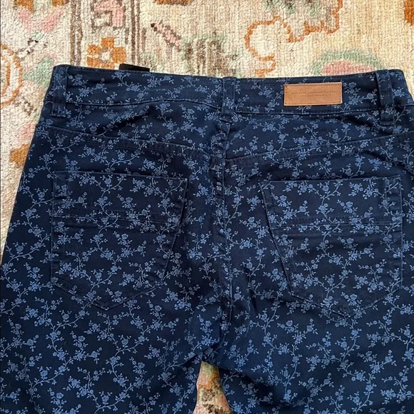 Stylish Blue Patterned Jeans - Picture 4 of 7